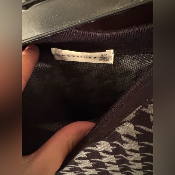 Houndstooth Pencil Skirt - Picture 6 of 7